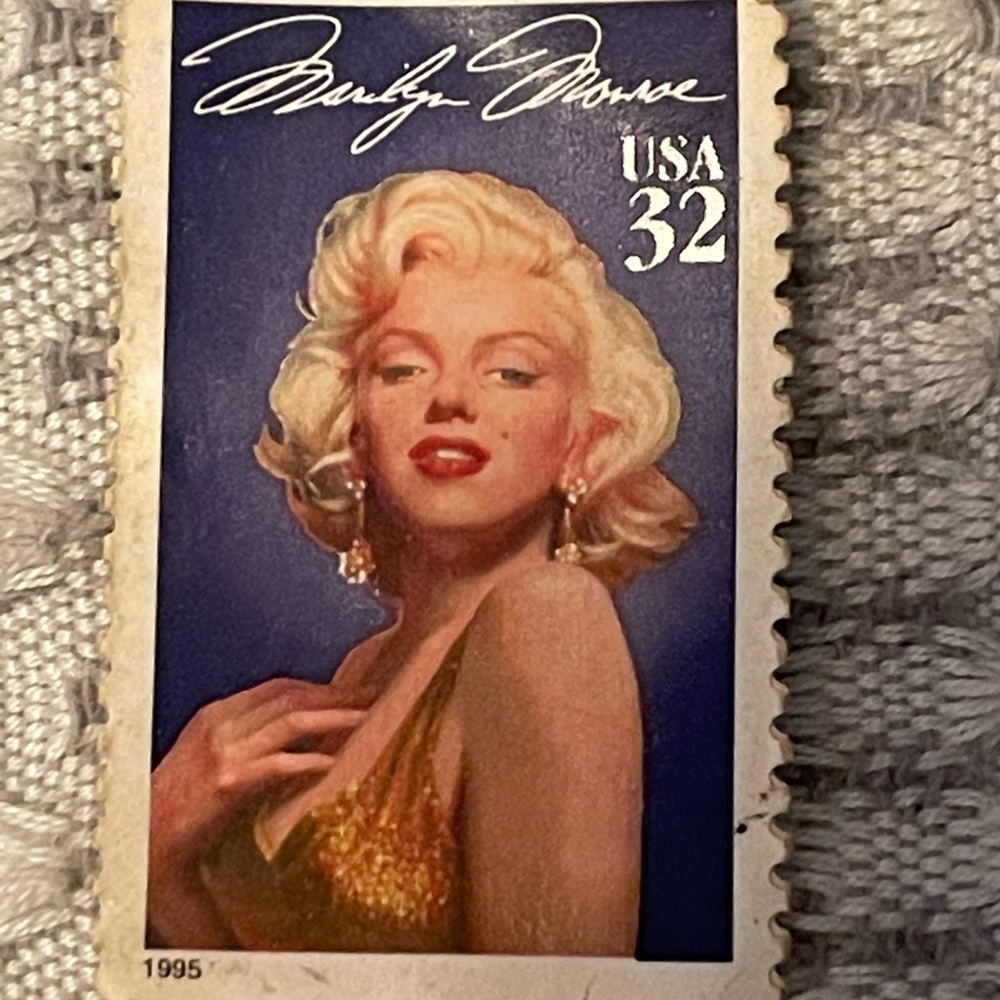 2 1995 Marilyn Monroe 32 cent stamps